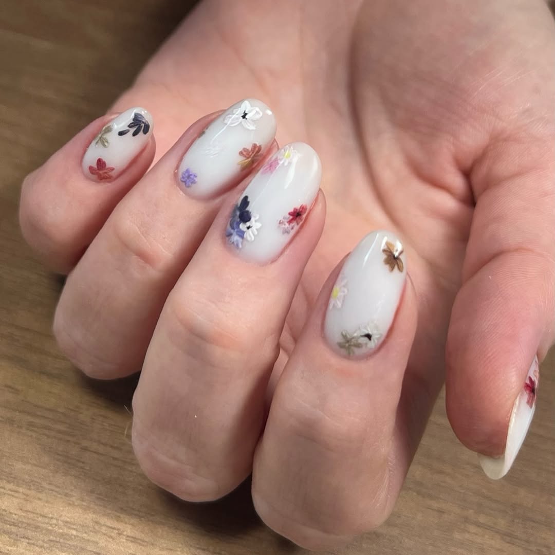Micro Florals nails