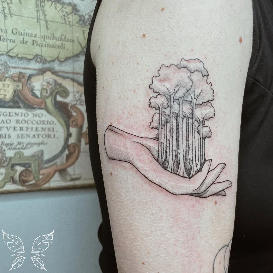 Tree_In_Hand_Tattoo
