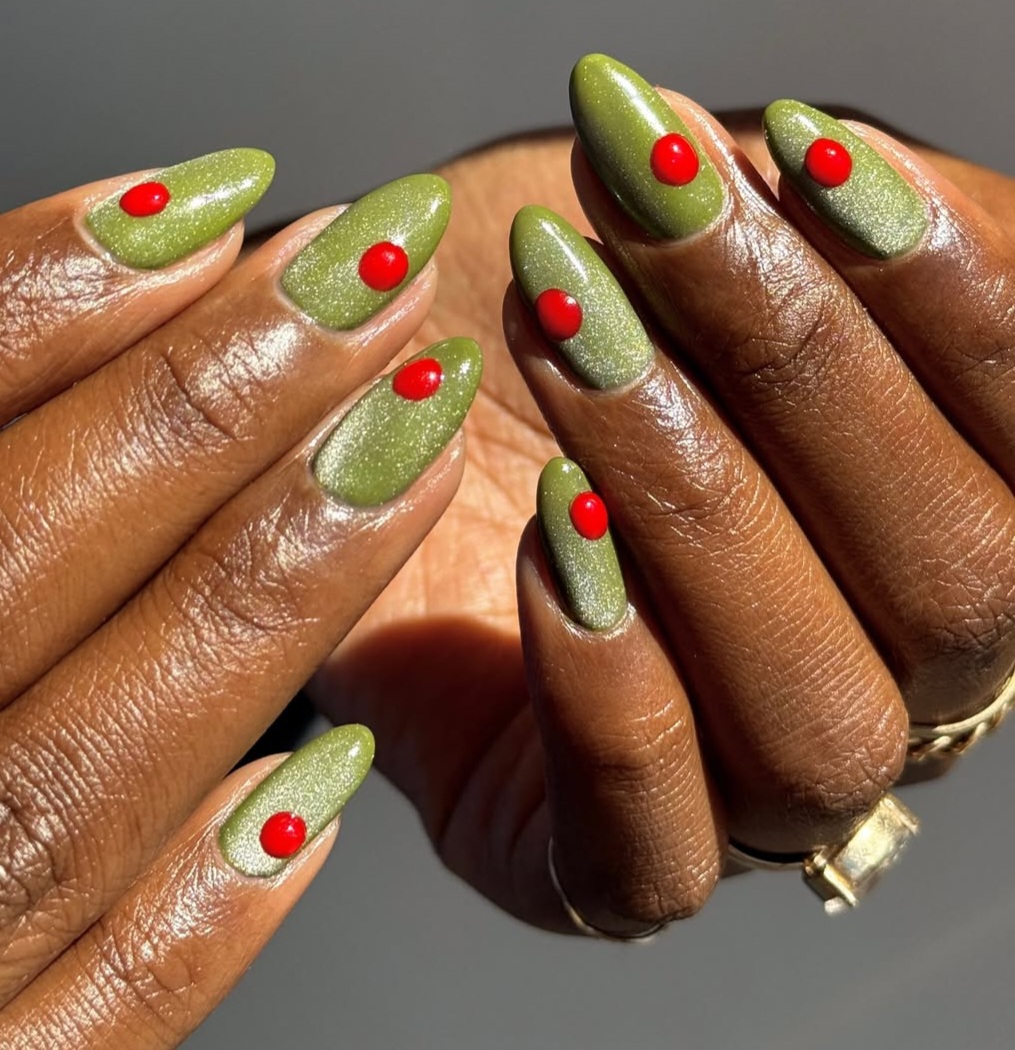 Olive_Green_Nails