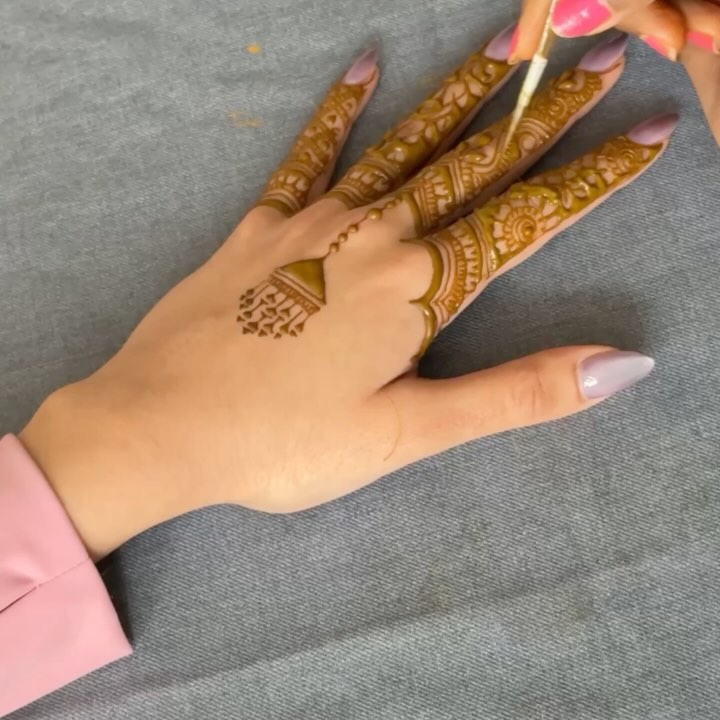 Jhumka_Mahendi
