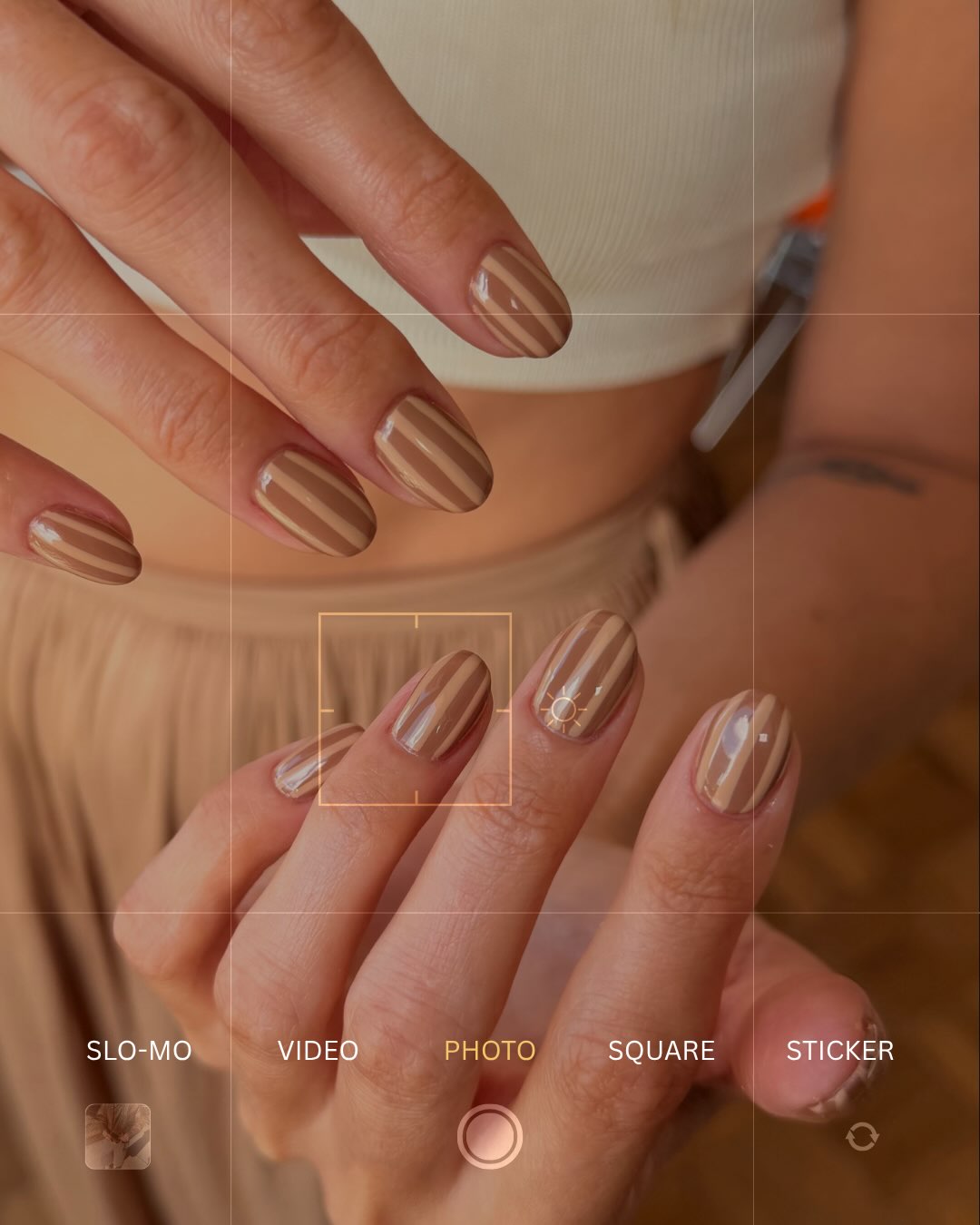 Beige_and_Brown nails